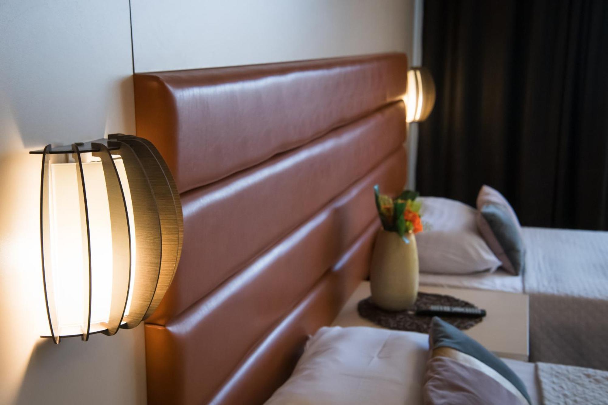 Mbi Travel Inn 크라이오바 외부 사진