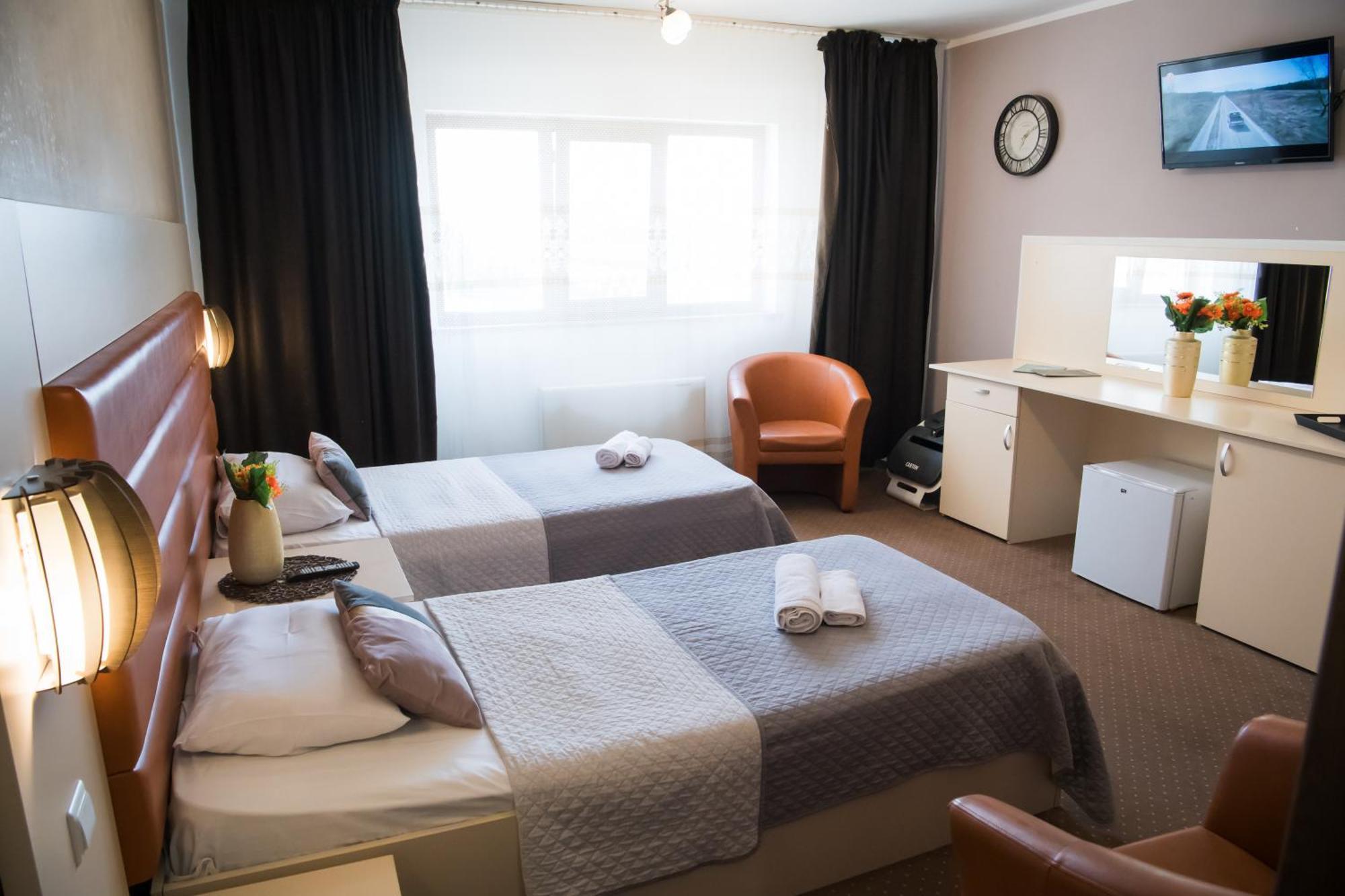 Mbi Travel Inn 크라이오바 외부 사진