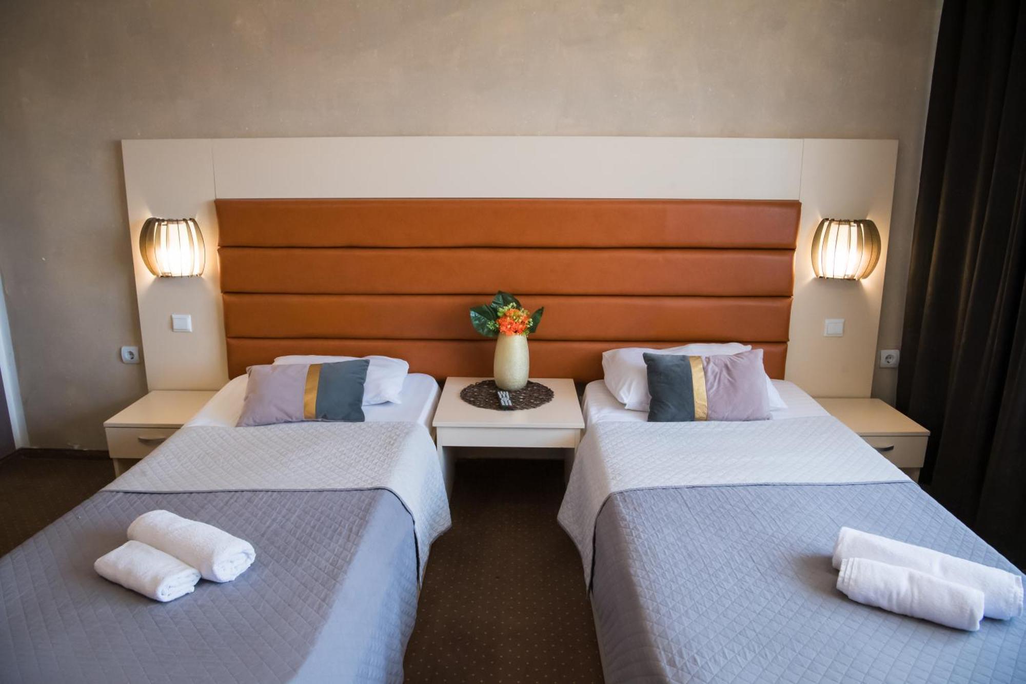 Mbi Travel Inn 크라이오바 외부 사진